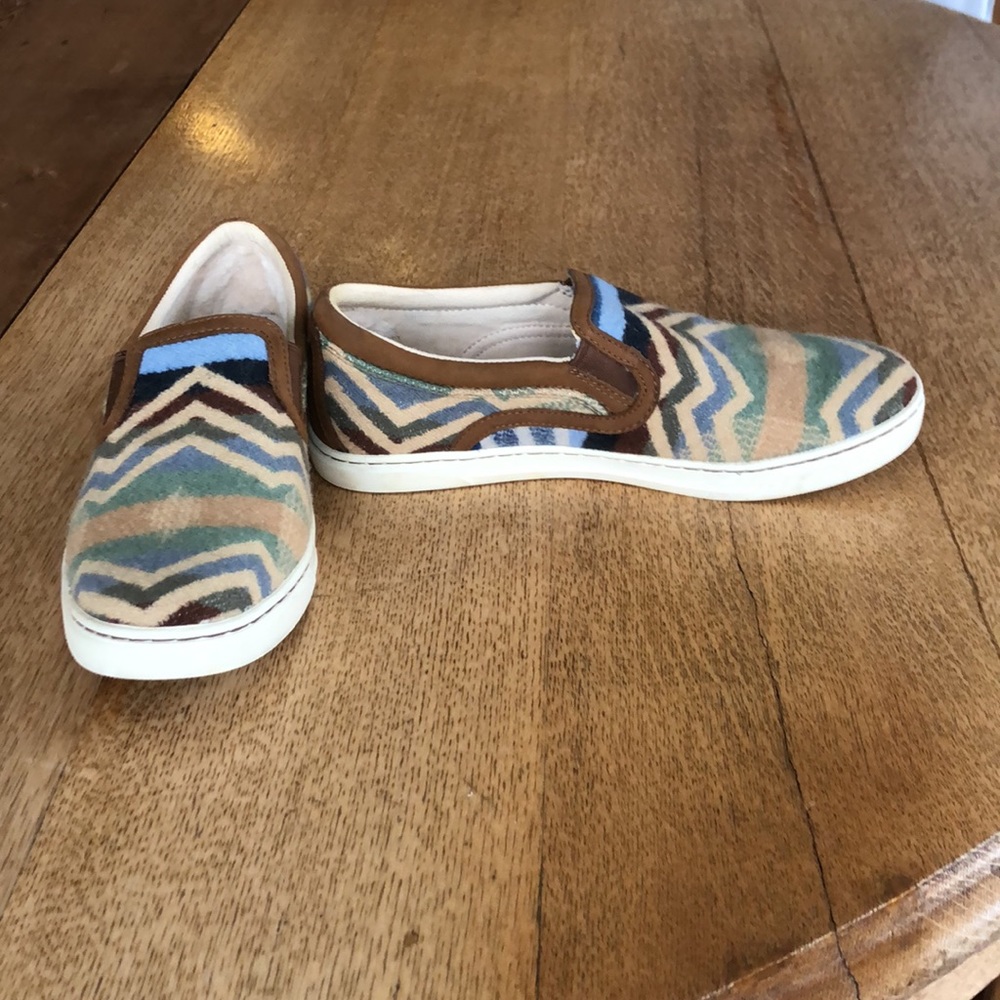 UGG and Pendleton W7 Loafers; preloved but barely worn - Picture 7 of 8